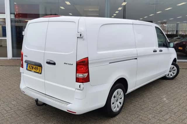 Mercedes-Benz Vito (2023) thumbnail 4