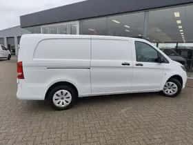 Mercedes-Benz Vito (2023) thumbnail 5