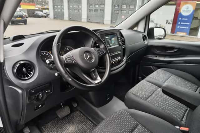 Mercedes-Benz Vito (2023) thumbnail 9