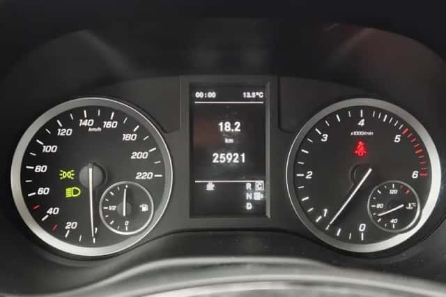 Mercedes-Benz Vito (2023) thumbnail 10