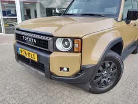 Toyota Land Cruiser (2024) thumbnail 2