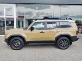 Toyota Land Cruiser (2024) thumbnail 3