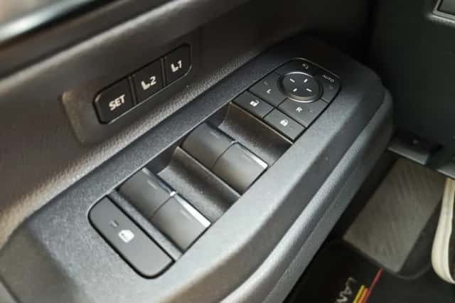 Toyota Land Cruiser (2024) thumbnail 29