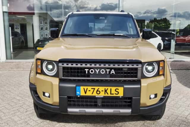 Toyota Land Cruiser (2024) thumbnail 6