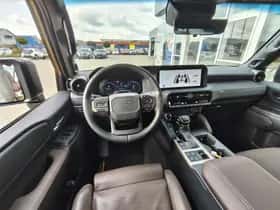 Toyota Land Cruiser (2024) thumbnail 9