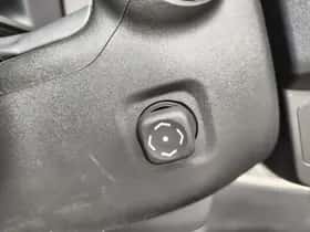 Toyota Land Cruiser (2024) thumbnail 10