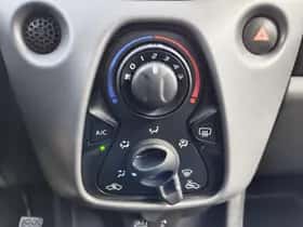 Toyota Aygo (2018) thumbnail 19