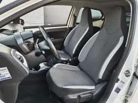 Toyota Aygo (2018) thumbnail 26
