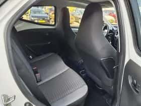 Toyota Aygo (2018) thumbnail 28