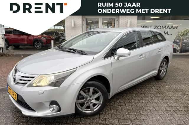 Toyota Avensis (2013) thumbnail 1