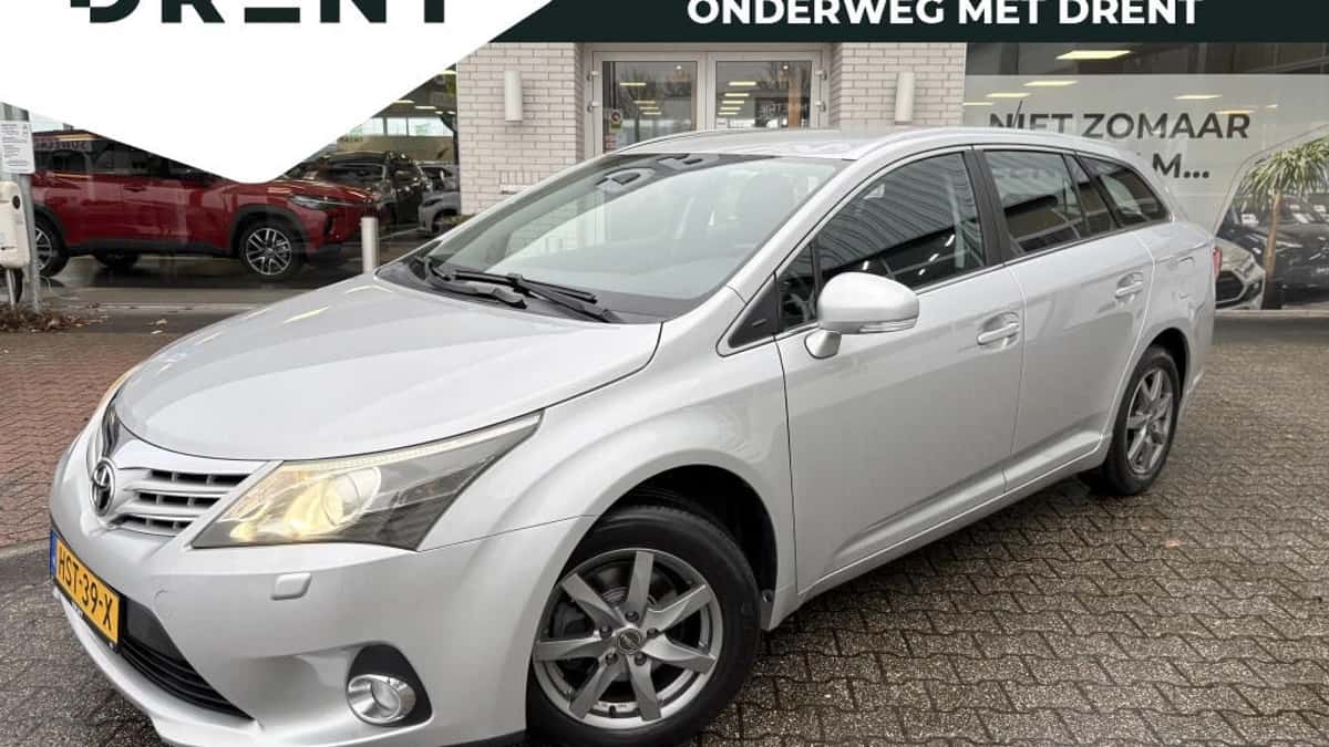 Toyota Avensis (2013) — foto 1
