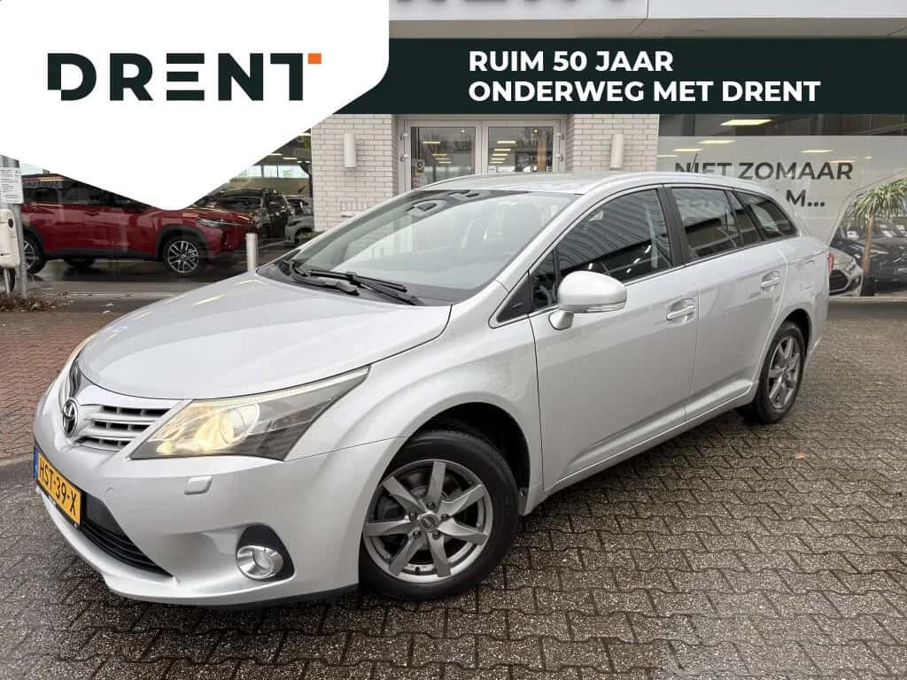Toyota Avensis (2013) — foto 1