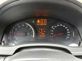 Toyota Avensis (2013) thumbnail 11