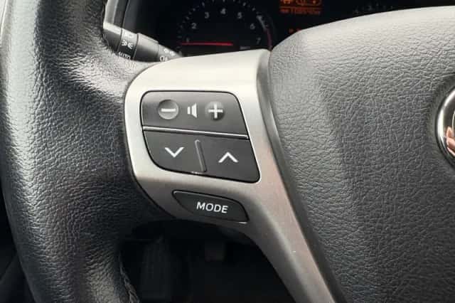 Toyota Avensis (2013) thumbnail 15