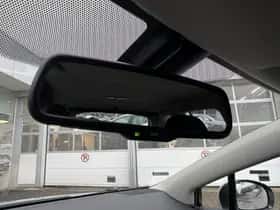 Toyota Avensis (2013) thumbnail 17