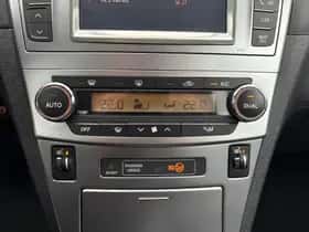 Toyota Avensis (2013) thumbnail 22