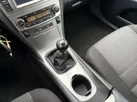 Toyota Avensis (2013) thumbnail 23