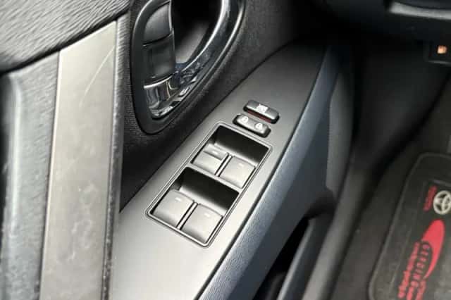 Toyota Avensis (2013) thumbnail 24