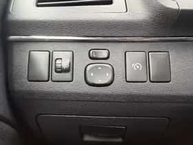 Toyota Avensis (2013) thumbnail 25