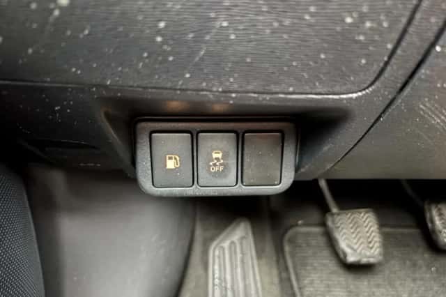 Toyota Avensis (2013) thumbnail 26