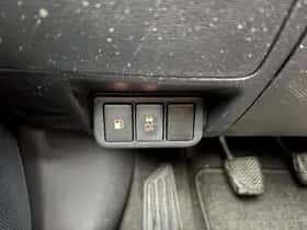 Toyota Avensis (2013) thumbnail 26