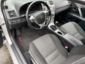 Toyota Avensis (2013) thumbnail 27