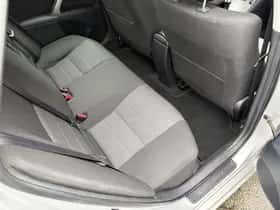 Toyota Avensis (2013) thumbnail 30