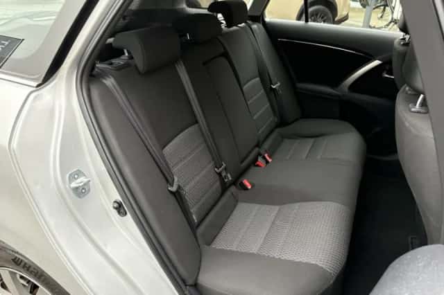 Toyota Avensis (2013) thumbnail 31