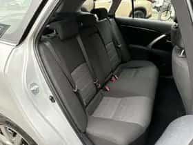 Toyota Avensis (2013) thumbnail 31