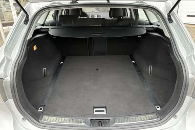 Toyota Avensis (2013) thumbnail 32