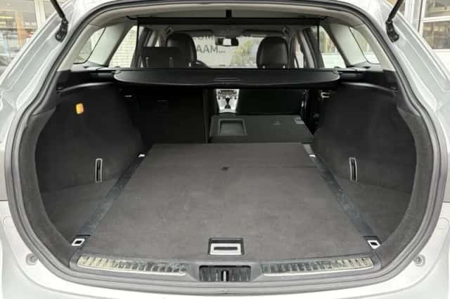 Toyota Avensis (2013) thumbnail 33