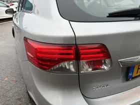 Toyota Avensis (2013) thumbnail 36
