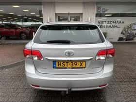 Toyota Avensis (2013) thumbnail 7