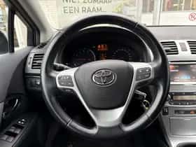 Toyota Avensis (2013) thumbnail 10