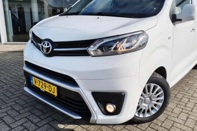 Toyota Proace (2017) thumbnail 2