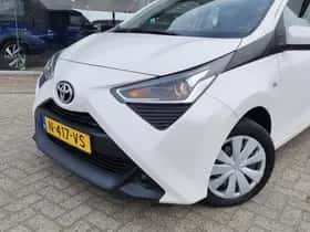 Toyota Aygo (2022) thumbnail 2