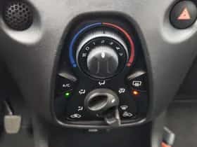Toyota Aygo (2022) thumbnail 17