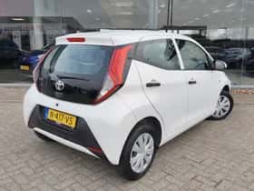 Toyota Aygo (2022) thumbnail 4