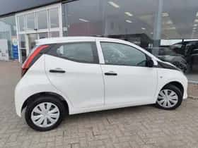 Toyota Aygo (2022) thumbnail 5
