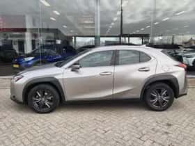 Lexus UX (2020) thumbnail 3