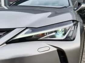 Lexus UX (2020) thumbnail 35