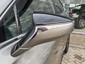 Lexus UX (2020) thumbnail 37