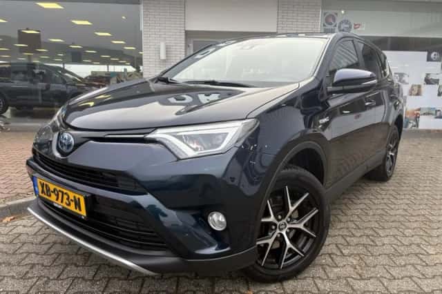 Toyota RAV4 (2018) thumbnail 2