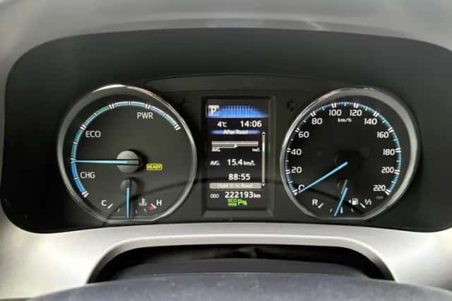 Toyota RAV4 (2018) thumbnail 11