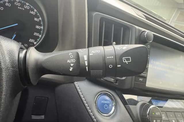 Toyota RAV4 (2018) thumbnail 15