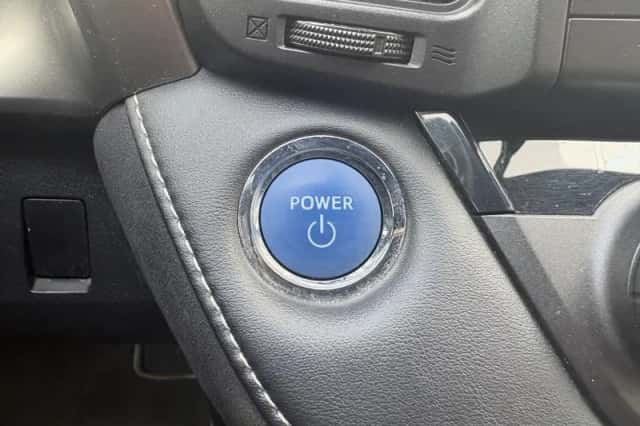 Toyota RAV4 (2018) thumbnail 17