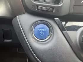 Toyota RAV4 (2018) thumbnail 17