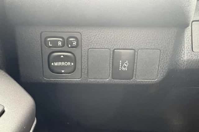 Toyota RAV4 (2018) thumbnail 28