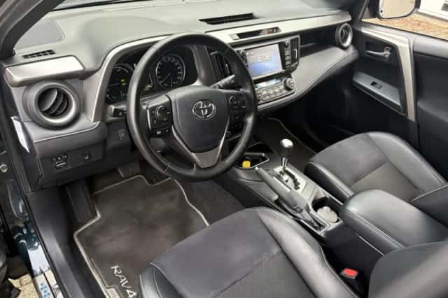 Toyota RAV4 (2018) thumbnail 29