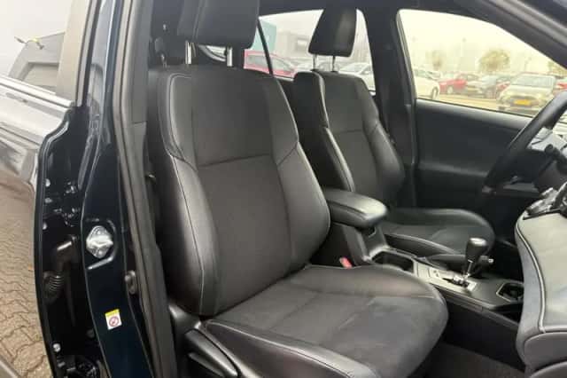 Toyota RAV4 (2018) thumbnail 30